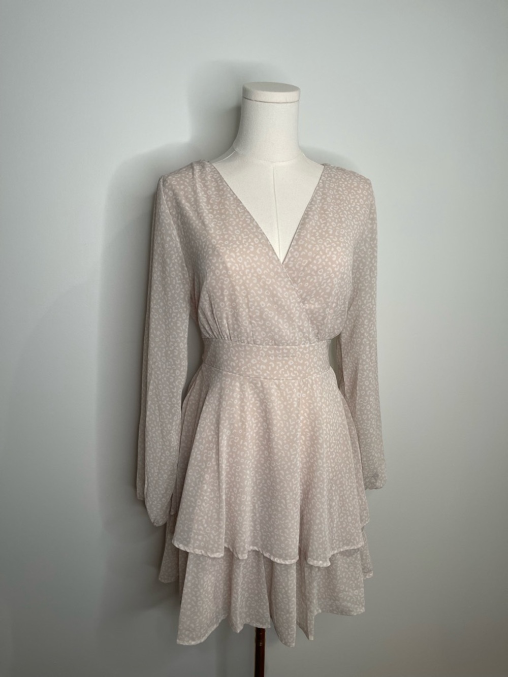 JAPNA Romantic Ruffles Pale Pink Beige V-Neck Tiered Lined Long-Sleeve Dress